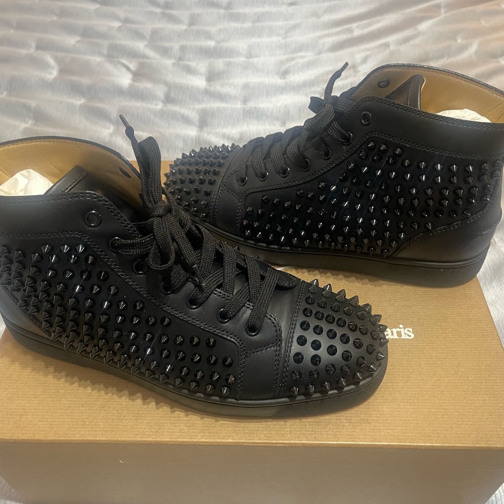 Men’s Christian Louboutin Louis Flat Calf Spike shoe size 41/US 8